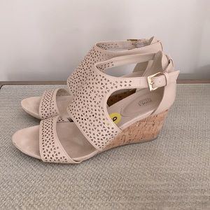 Jones New York Signature Sandal Size 9